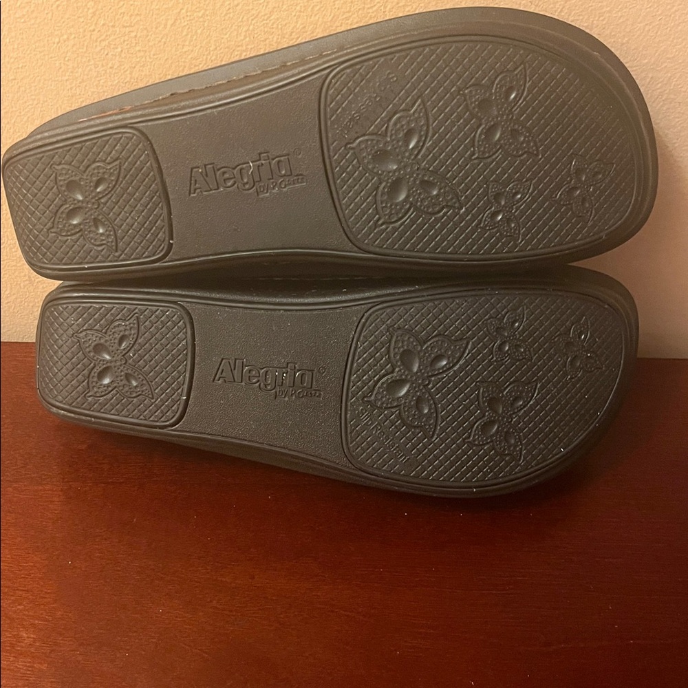 Algeria Floral Suede Clogs 🌺Final Price w/$4.99 Discount Shipping🌺 - Picture 6 of 8
